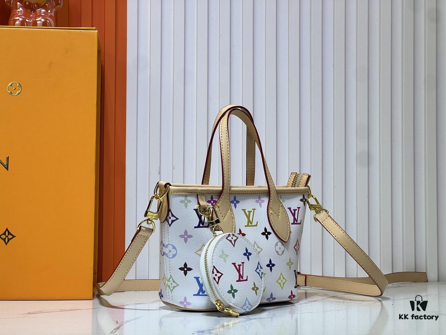 693037b0f09edb6de4c4cdcc M46705 NEVERFULL BB Bag in White with Tricolor Design, Collaborated with Takashi Murakami