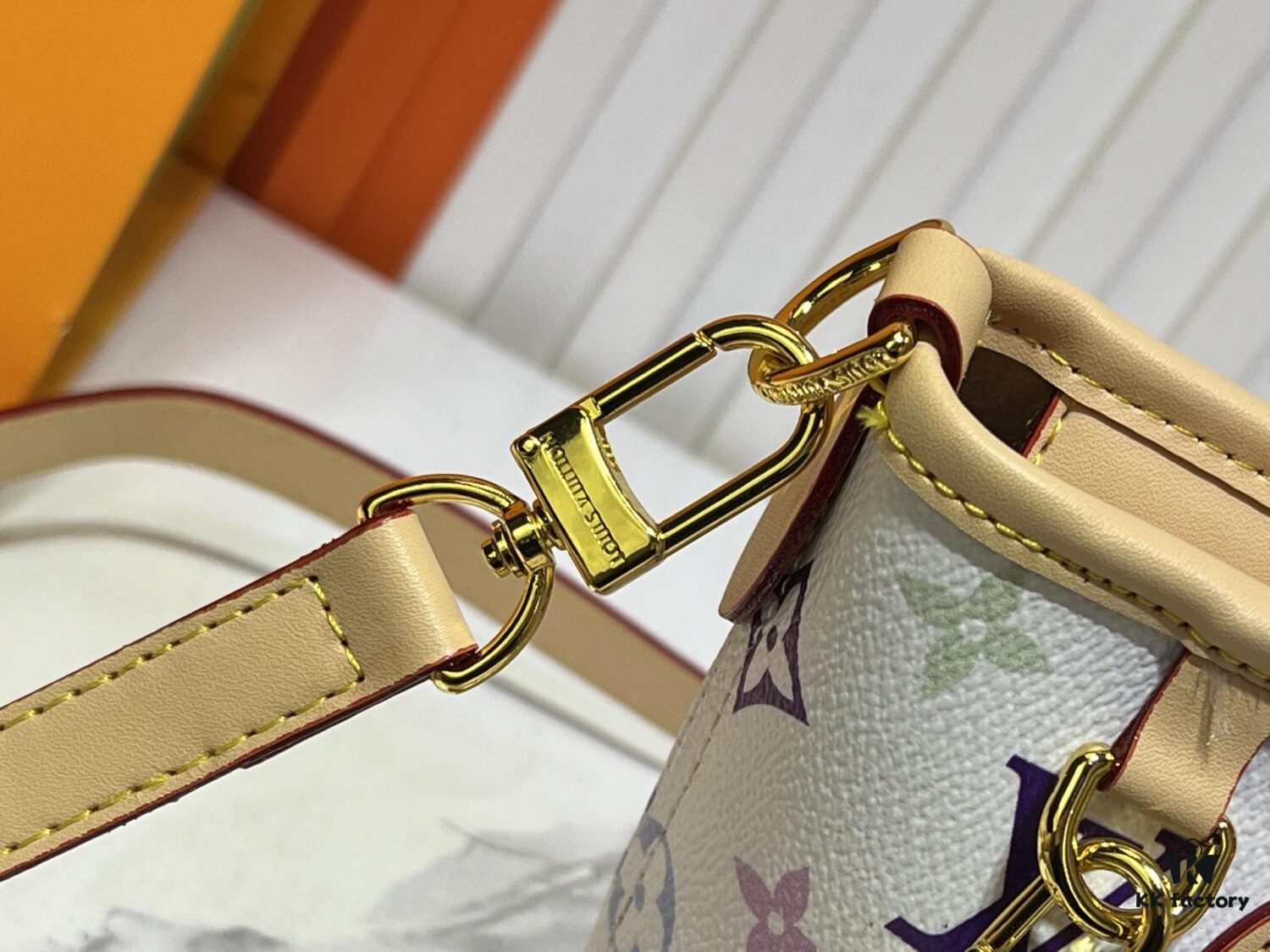 693037b3f09edb6de4c4cdce M46705 NEVERFULL BB Bag in White with Tricolor Design, Collaborated with Takashi Murakami
