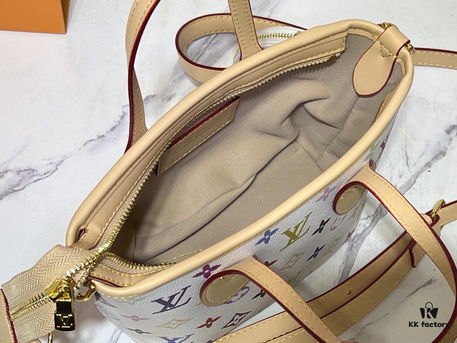 693037b7f09edb6de4c4cdd1 M46705 NEVERFULL BB Bag in White with Tricolor Design, Collaborated with Takashi Murakami
