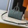 6930383ef09edb6de4c4ce5c Upgraded Original M00148 Color Gradient Check M13866 Misty Lake Blue Men's Bag Pillow Bag Speedy HR Series This Keepall 25 Handbag is Crafted from Monogram Eclipse Reverse Canvas Showcasing an Elegant Reinterpretation of Louis Vuitton's Classic Pattern Reinforced Straps and Leather Label Continue the Iconic Elements of the Keepall Collection Zipper Closure Ensures Personal Belongings Travel Securely Dimensions 25.0 x 15.0 x 11.0cm (Length x Height x Width)