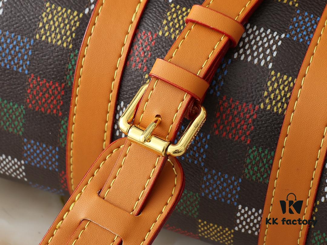 69303843f09edb6de4c4ce5f Upgraded Original M00148 Color Gradient Check M13866 Misty Lake Blue Men's Bag Pillow Bag Speedy HR Series This Keepall 25 Handbag is Crafted from Monogram Eclipse Reverse Canvas Showcasing an Elegant Reinterpretation of Louis Vuitton's Classic Pattern Reinforced Straps and Leather Nameplate Continue the Iconic Elements of the Keepall Collection Zippered Closure Ensures Personal Belongings Travel Securely Dimensions 25.0 x 15.0 x 11.0cm (Length x Height x Width)