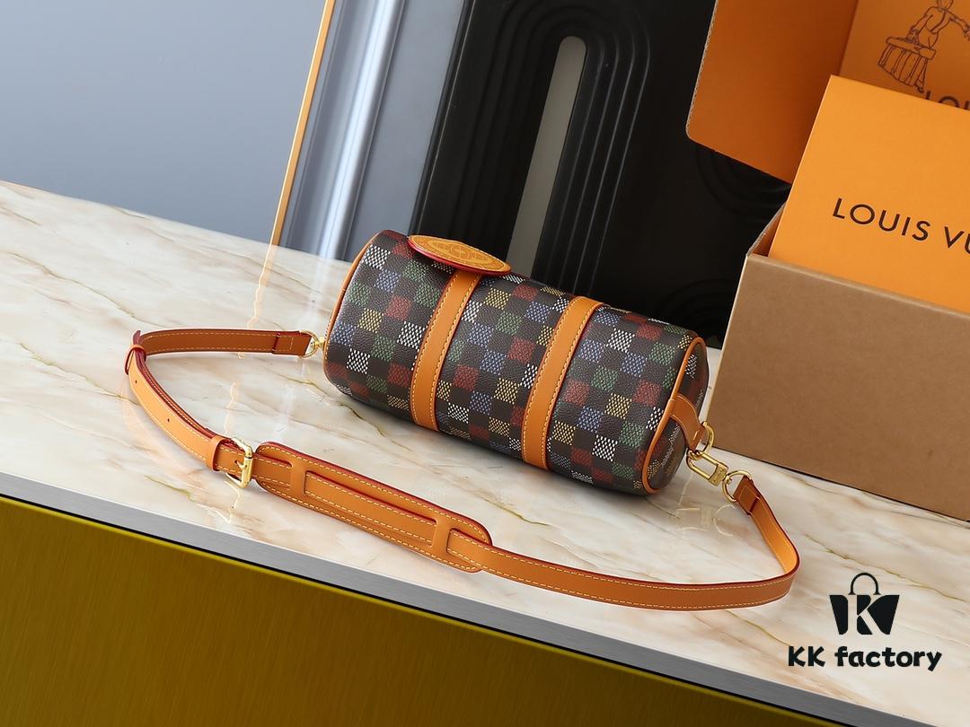 69303848f09edb6de4c4ce61 Upgraded Original M00148 Color Gradient Check M13866 Misty Lake Blue Men's Bag Pillow Bag Speedy HR Series This Keepall 25 Handbag is Crafted from Monogram Eclipse Reverse Canvas Showcasing an Elegant Reinterpretation of Louis Vuitton's Classic Pattern Reinforced Straps and Leather Nameplate Continue the Iconic Elements of the Keepall Collection Zippered Closure Ensures Personal Belongings Travel Securely Dimensions 25.0 x 15.0 x 11.0cm (Length x Height x Width)