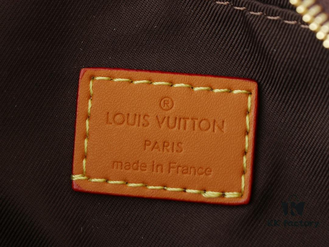 6930384af09edb6de4c4ce63 Upgraded Original M00148 Color Gradient Check M13866 Misty Lake Blue Men's Bag Pillow Bag Speedy HR Series This Keepall 25 Handbag is Crafted from Monogram Eclipse Reverse Canvas Showcasing an Elegant Reinterpretation of Louis Vuitton's Classic Pattern Reinforced Straps and Leather Nameplate Continue the Iconic Elements of the Keepall Collection Zippered Closure Ensures Personal Belongings Travel Securely Dimensions 25.0 x 15.0 x 11.0cm (Length x Height x Width)