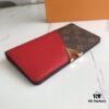 69303852f09edb6de4c4ce6f Kimono Wallet M56174/M56175