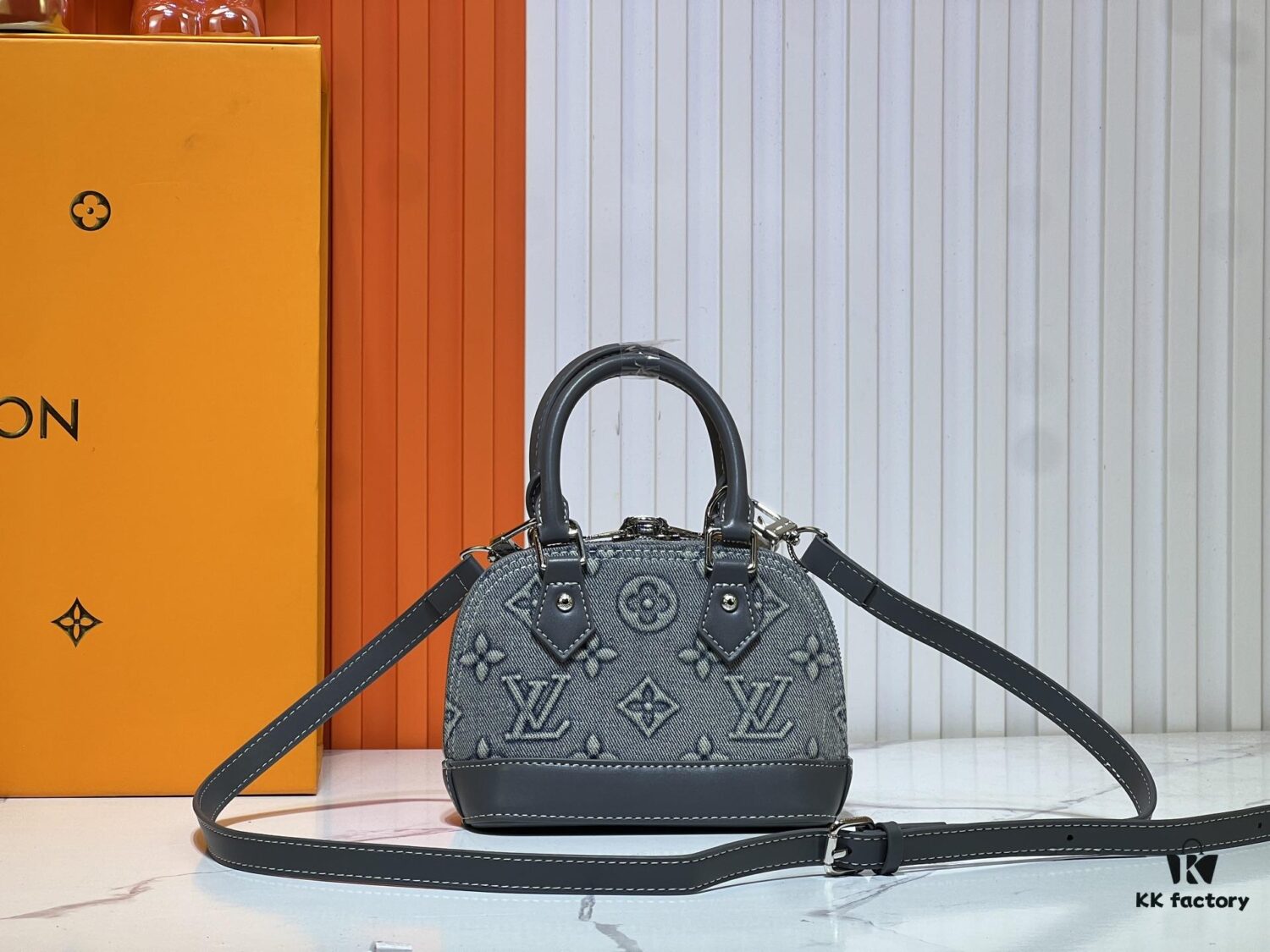 Upgraded Original Embossed Denim [Alma Nano Shell Handbag] M82717 Mini Shell Bag Series New Launch Nano Alma Bag