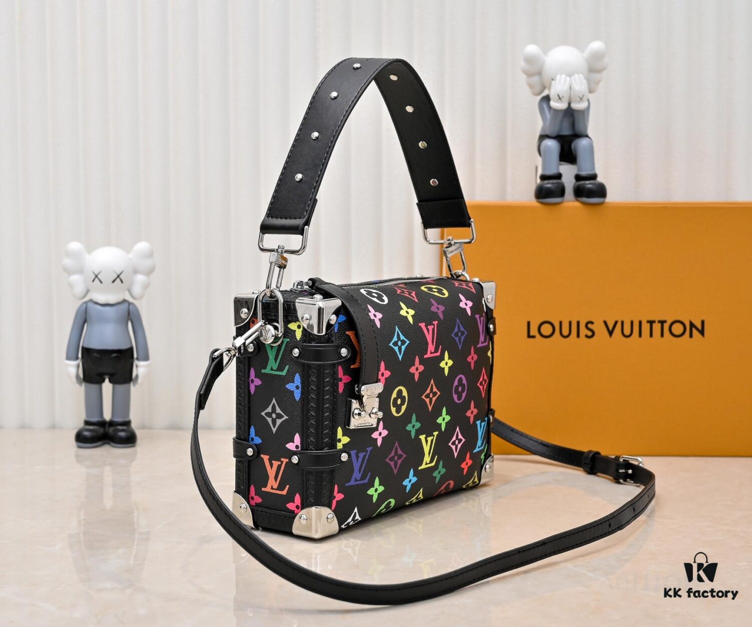 693038f0f09edb6de4c4cef9 M14046 M46358 Black Tricolor White Tricolor Side Trunk Medium Handbag