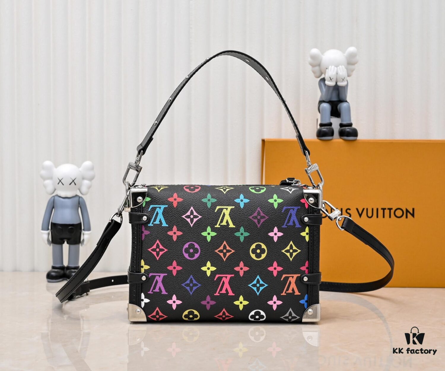 693038f1f09edb6de4c4cefa M14046 M46358 Black Tricolor White Tricolor Side Trunk Medium Handbag