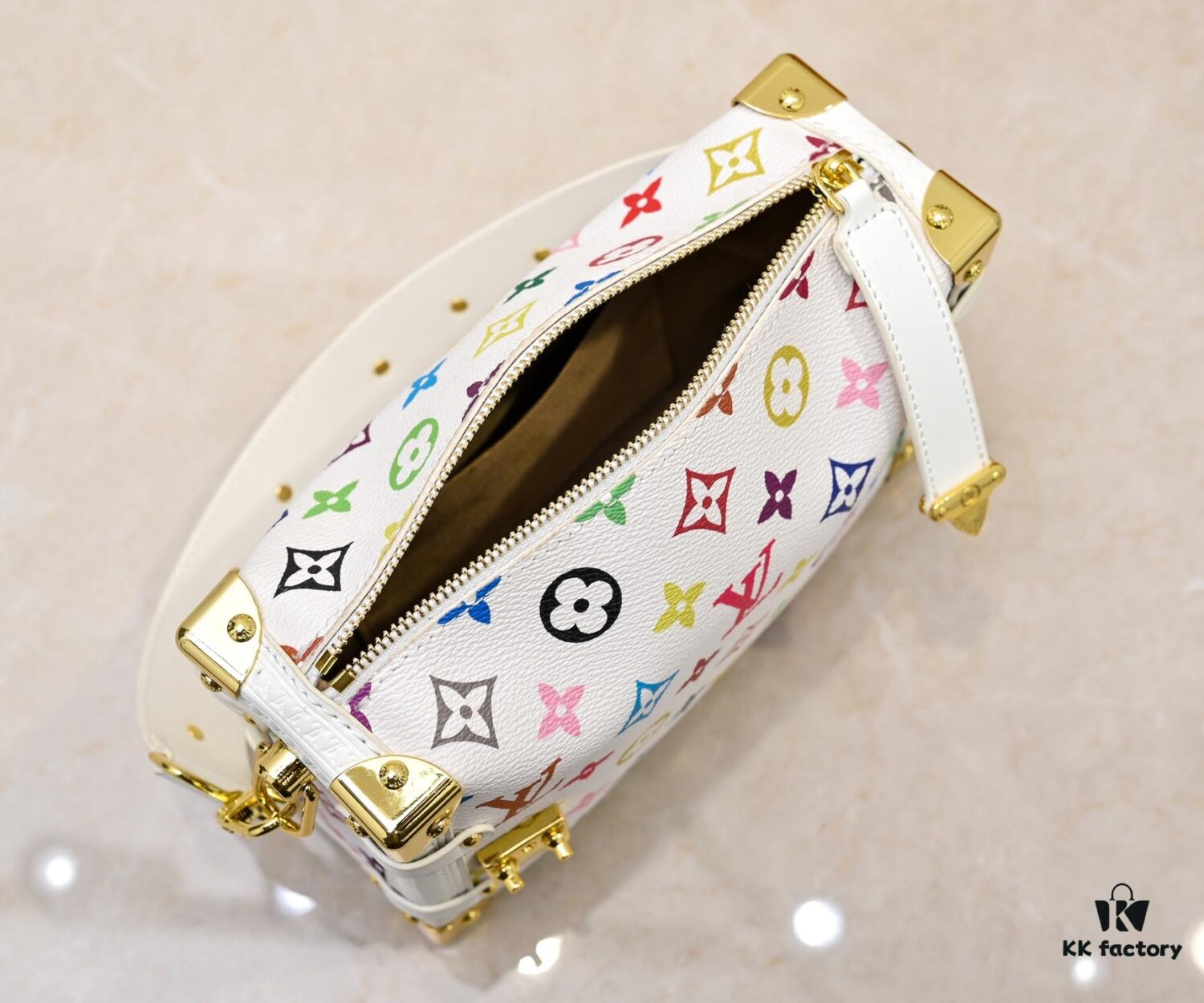 69303900f09edb6de4c4cf0a M14046 M46358 Black Tricolor White Tricolor Side Trunk Medium Handbag
