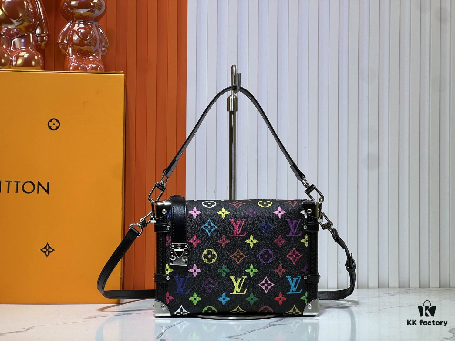 69303924f09edb6de4c4cf3c M14046 M46358 Black Tricolor White Tricolor Medium Side Trunk Bag