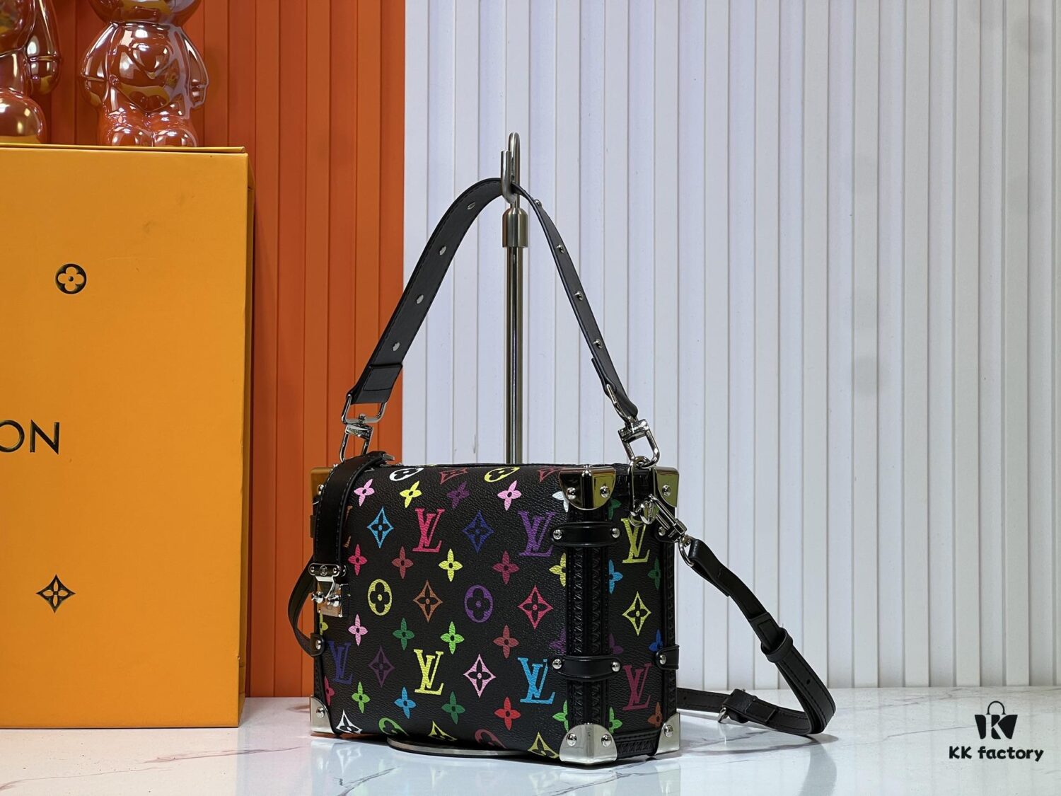 69303925f09edb6de4c4cf3d M14046 M46358 Black Tricolor White Tricolor Medium Side Trunk Bag