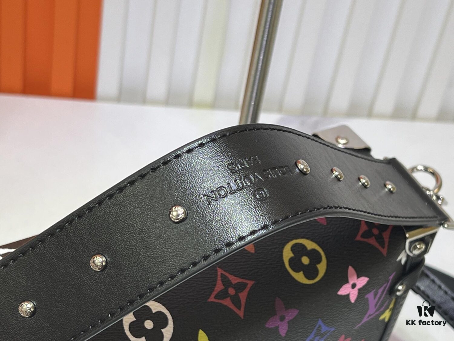 69303927f09edb6de4c4cf3f M14046 M46358 Black Tricolor White Tricolor Medium Side Trunk Bag