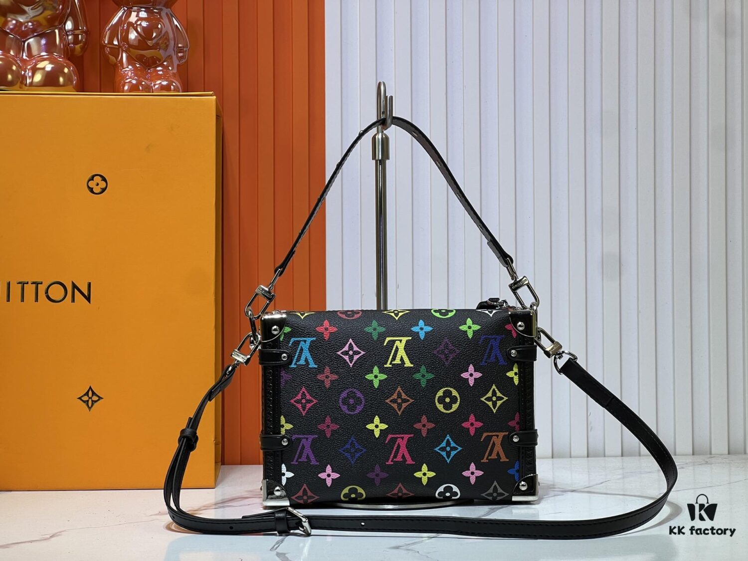 69303927f09edb6de4c4cf40 M14046 M46358 Black Tricolor White Tricolor Medium Side Trunk Bag