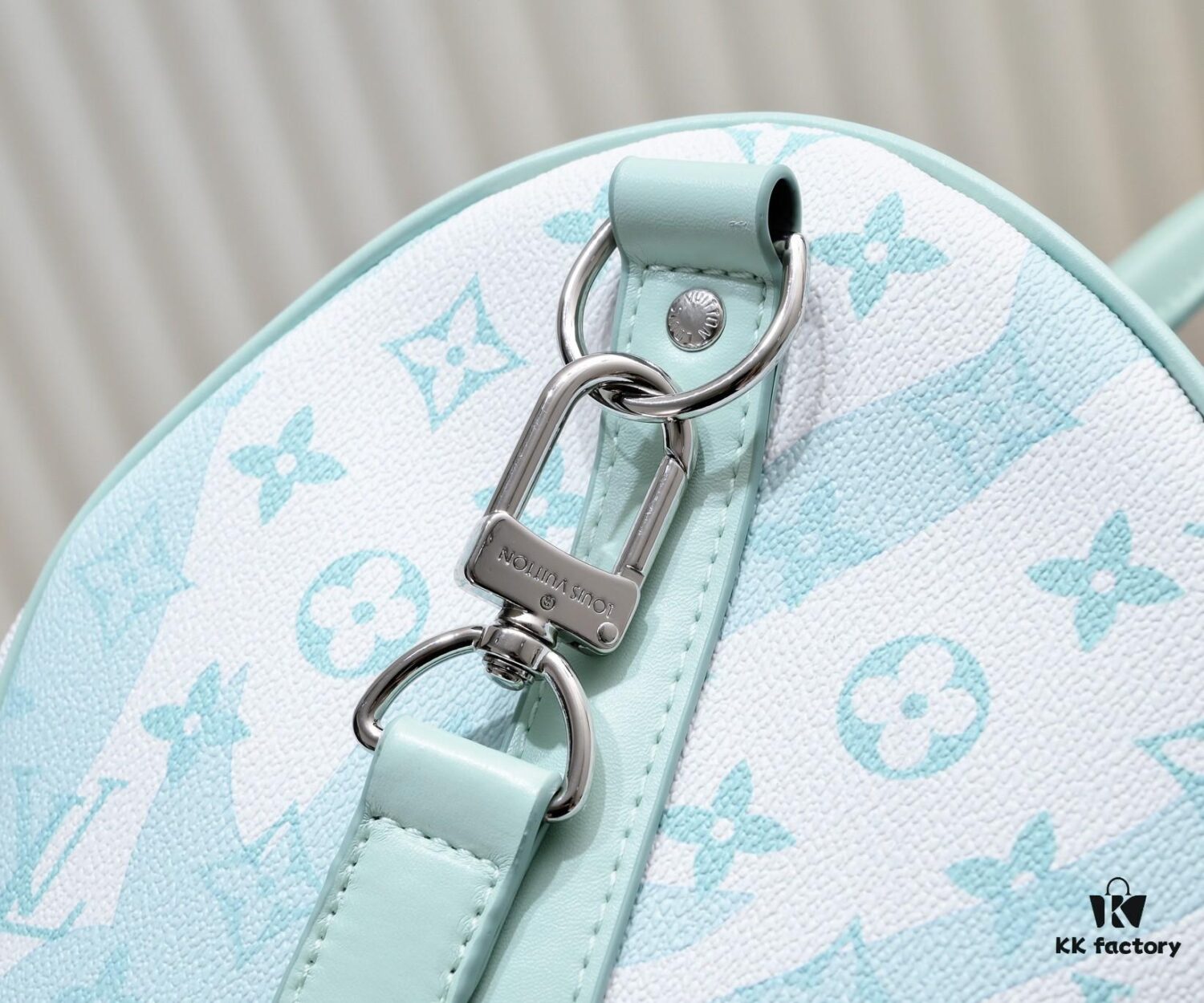 69303949f09edb6de4c4cf71 Exclusive Real Photo - Upgraded Version ‼️ Official Website Quality Match M22570 M41416 Keepall is a classic in Louis Vuitton's travel bag collection. This large Keepall features a Monogram canvas body, with a detachable leather shoulder strap and a removable leather document case.