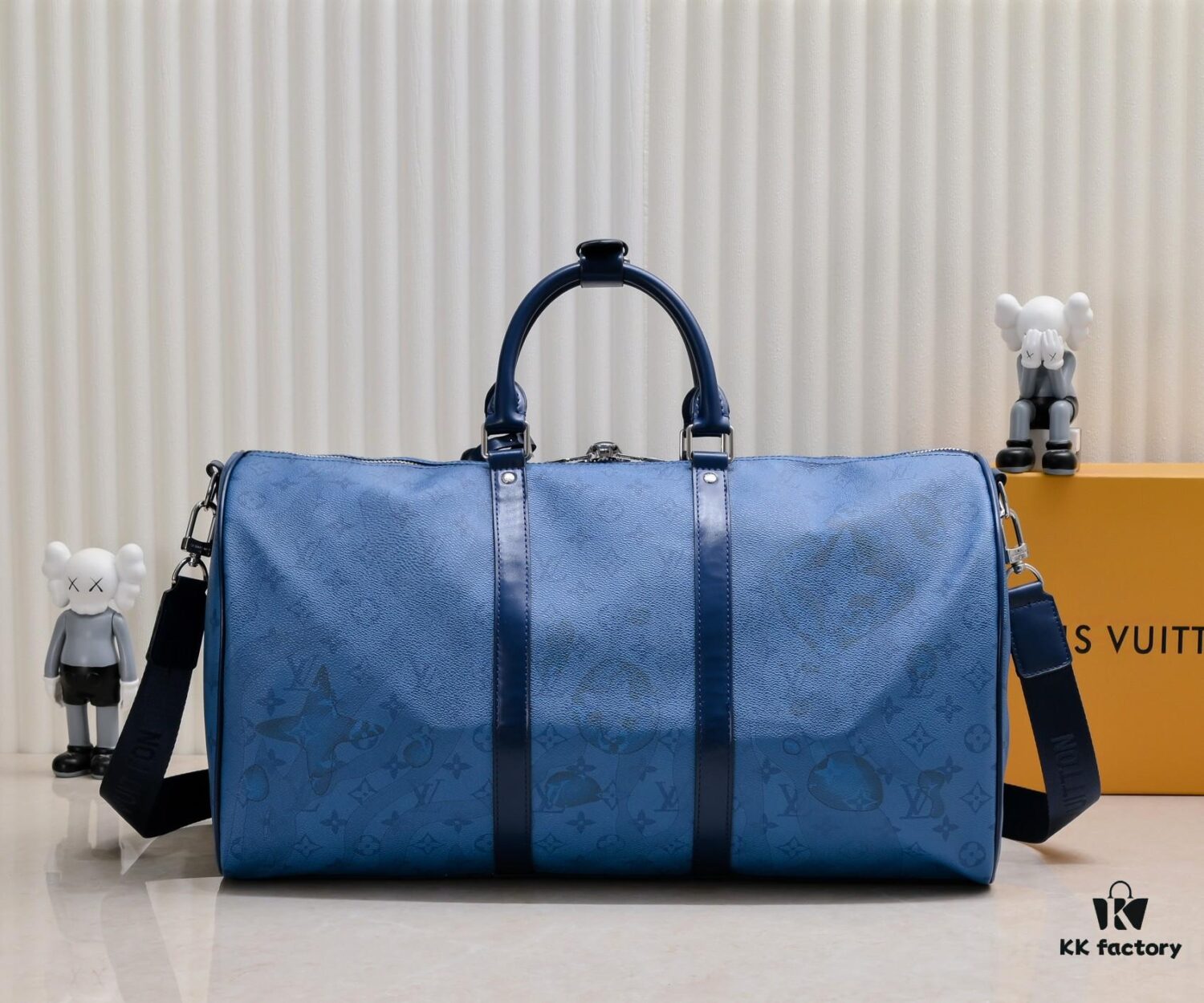 6930394ef09edb6de4c4cf7b Exclusive Real Photo - Upgraded Version ‼️ Official Website Quality Match M22570 M41416 Keepall is a classic in Louis Vuitton's travel bag collection. This large Keepall features a Monogram canvas body, paired with a detachable leather shoulder strap and a detachable leather document holder.