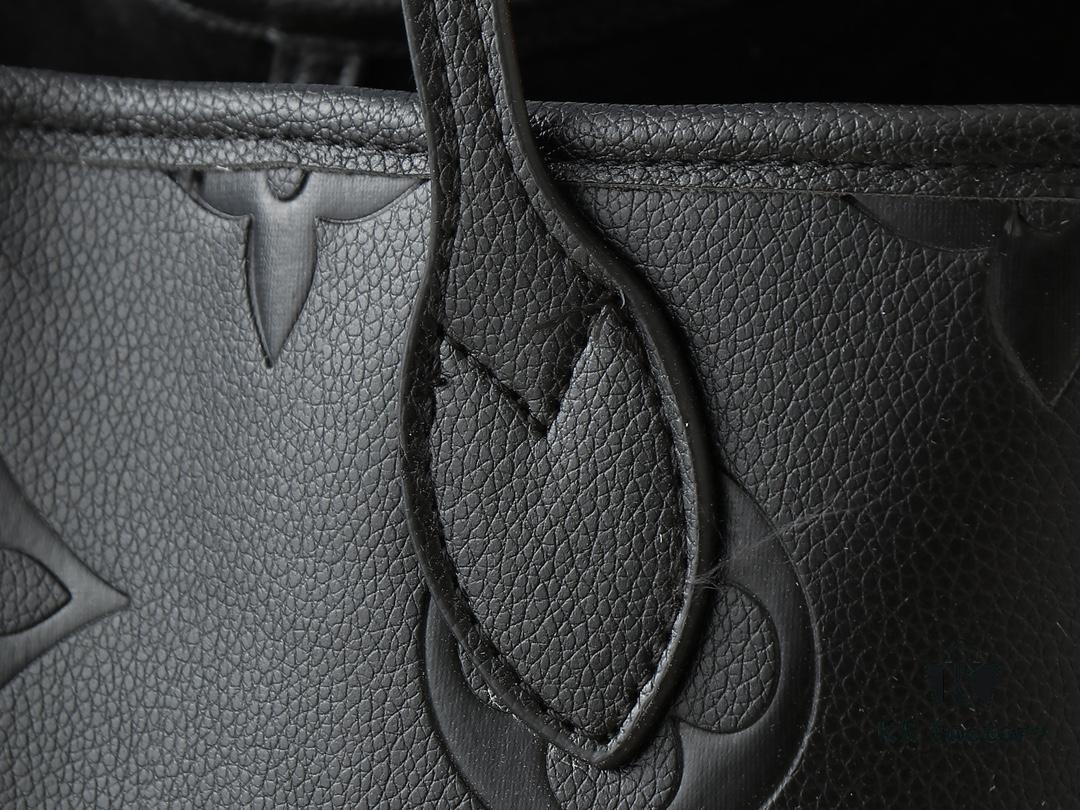 69303979f09edb6de4c4cfc6 Upgraded Original M13675 M13271 M40995 This Medium Neverfull Bag from the Louis Vuitton x Takashi Murakami Re-Edition Collection