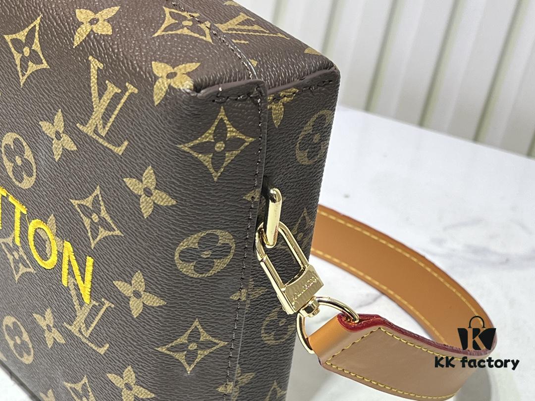 69303a4cf09edb6de4c4d089 Upgraded Original M24455 Medium Shopper Bag
