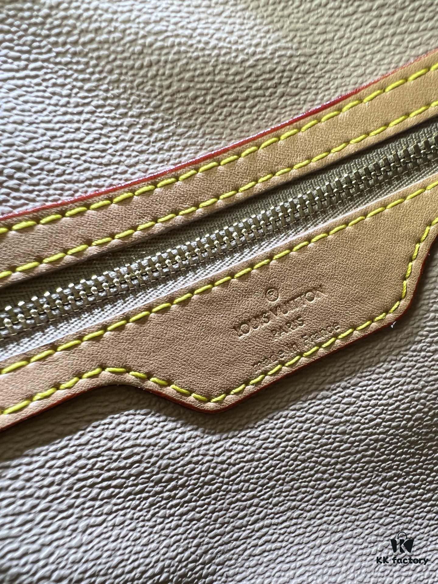 69303afaf09edb6de4c4d189 Vintage Yellow Skin High-Quality Original Style Louis Vuitton LV New Women's Shoulder Bag, Drum Bag M42238, Mother-and-Child Bag Design, Practical and Premium Craftsmanship, 23*26*16cm