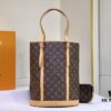69303b01f09edb6de4c4d195 Vintage Crocodile Pattern Wax Leather 🔥 M42236 Large Size Authentic Item High-End Quality Highly Acclaimed Mother-and-Child Bag Extremely Practical Louis Vuitton Matched Interior Original Order Version Louis Vuitton LV New Women's Shoulder Bag Round Barrel Bag