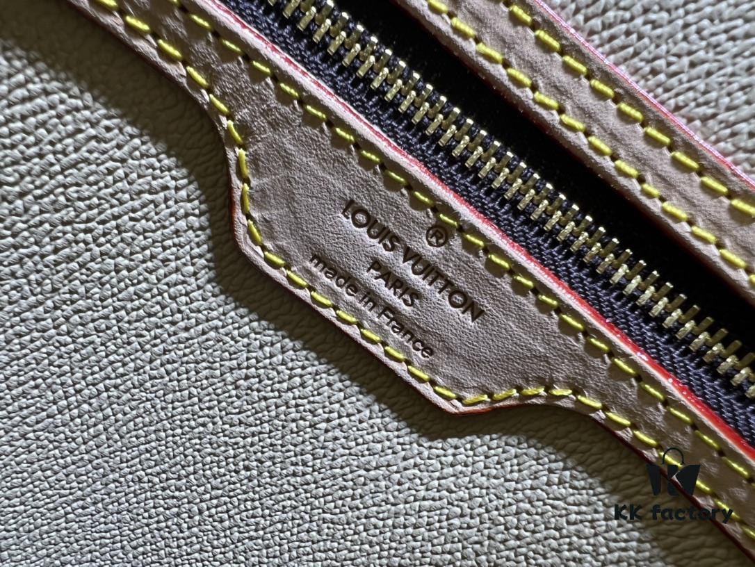 69303b0ff09edb6de4c4d1aa Color-Changing Yellow Leather Bag 🔥 Authentic Quality, High-End Craftsmanship, Excellent Reputation, Mother-and-Child Pouch Design, Extremely Practical, Louis Vuitton-Style Interior, Original Sample Cut, New LV Women's Shoulder Bag, Round Bucket Bag M42238, Size 23*26*16cm 💪💪💪