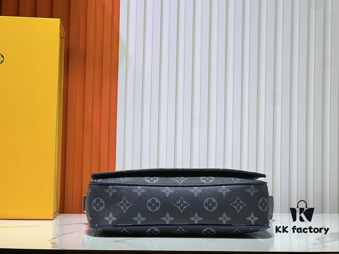 69303b32f09edb6de4c4d1e6 Upgraded M11593 M46255 Gradient Green Blue Exclusive Men's Free Shipping Crossbody Bag District Mini Messenger Bag