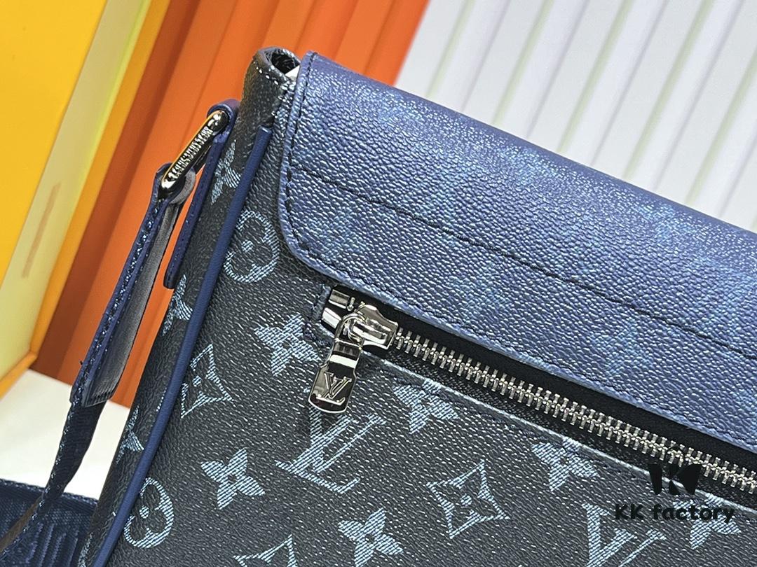 69303b34f09edb6de4c4d1e9 Upgraded M11593 M46255 Gradient Green Blue Exclusive Men's Free Shipping Crossbody Bag District Mini Messenger Bag