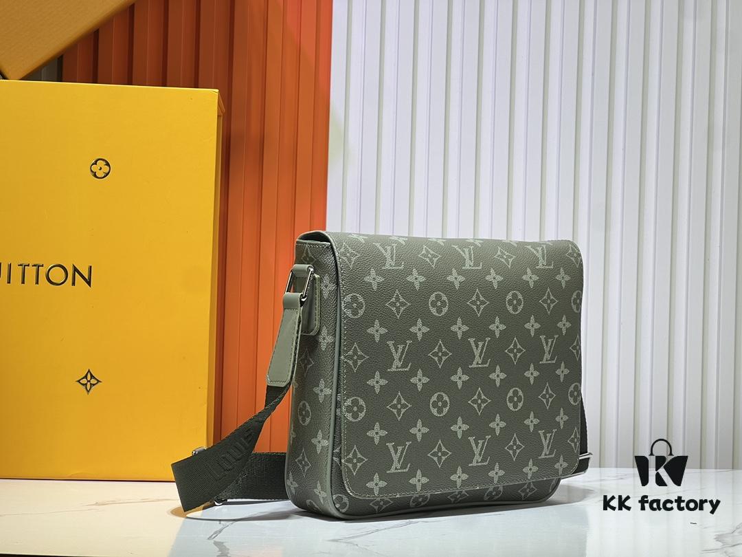 69303b34f09edb6de4c4d1ea Upgraded M11593 M46255 Gradient Green Blue Exclusive Men's Free Shipping Messenger Bag District Small Messenger Bag