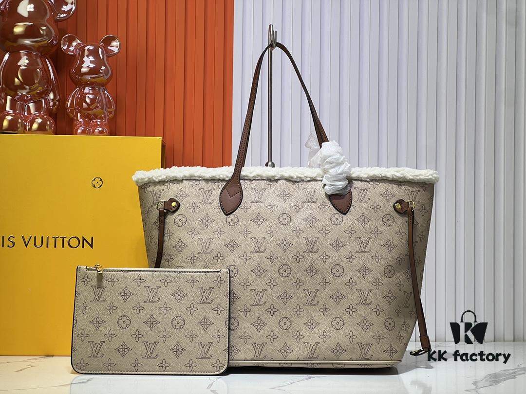 69303ba3f09edb6de4c4d292 Lambswool, M40995 Medium Shopping Bag 💋💋 Louis Vuitton New Neverfull Reimagines the Iconic Handbag with Refined Interior Details
