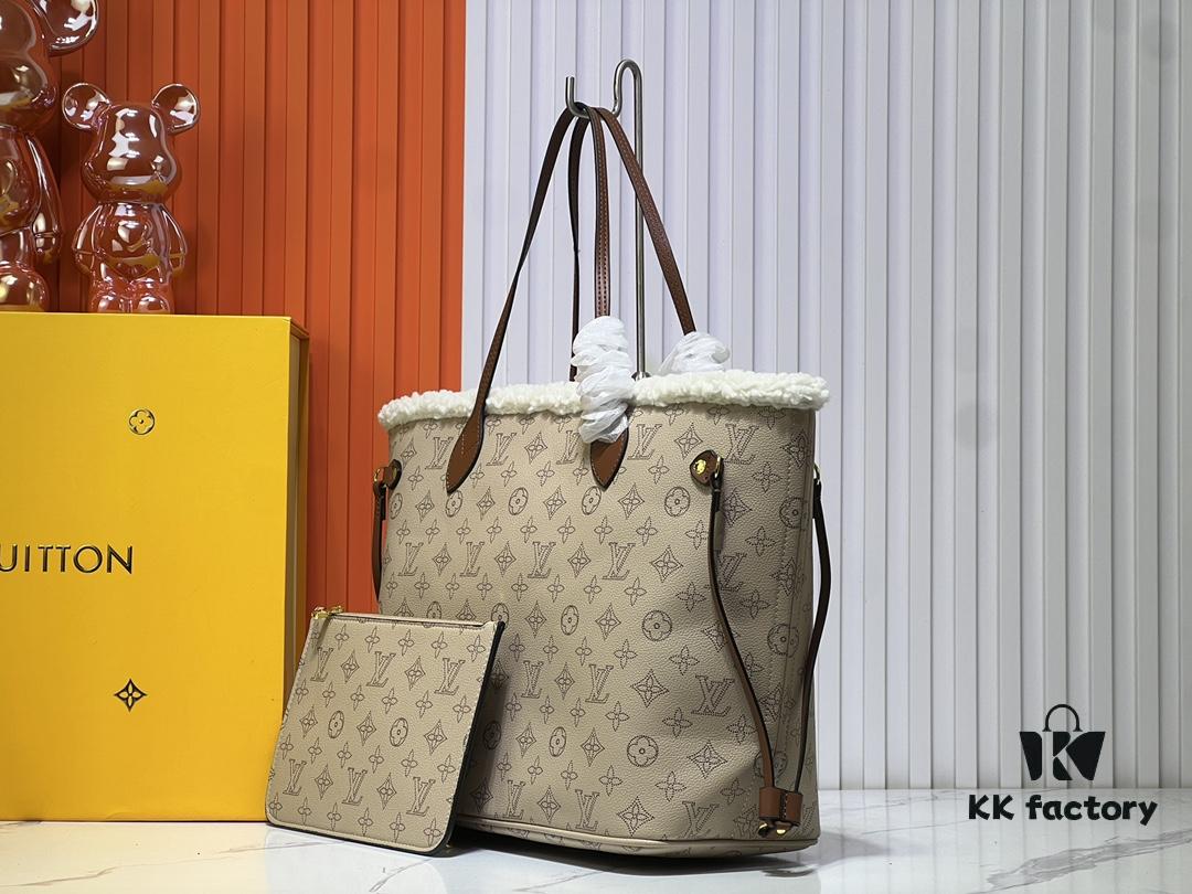 69303ba4f09edb6de4c4d293 Lambswool, M40995 Medium Shopping Bag 💋💋 Louis Vuitton New Neverfull Reimagines the Iconic Handbag with Refined Interior Details