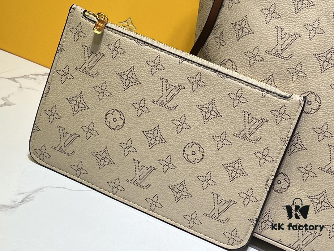 69303ba6f09edb6de4c4d296 Lambswool, M40995 Medium Shopping Bag 💋💋 Louis Vuitton New Neverfull Reimagines the Iconic Handbag with Refined Interior Details