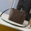 69303bb1f09edb6de4c4d2a4 Upgraded Original ✨M42265 This elegant toiletry bag, inspired by the iconic Nice pouch, is a stylish choice for carrying essential beauty items. The hidden zip pocket inside the flap provides secure storage for particularly valuable personal belongings.