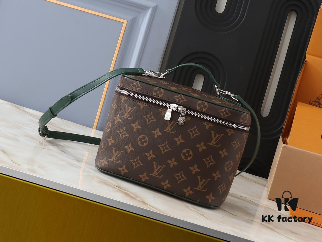 69303bb3f09edb6de4c4d2a9 Upgraded Original ✨M42265 This elegant toiletry bag, inspired by the iconic Nice pouch, is a stylish choice for carrying essential beauty items. The hidden zip pocket inside the flap provides secure storage for particularly valuable personal belongings.