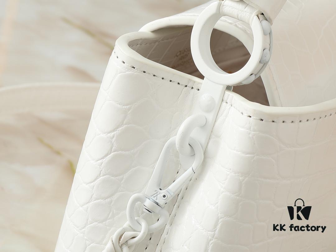 69303bc2f09edb6de4c4d2c2 Upgraded Original M23957 M23958 Crocodile Texture Capucines Mini Bag