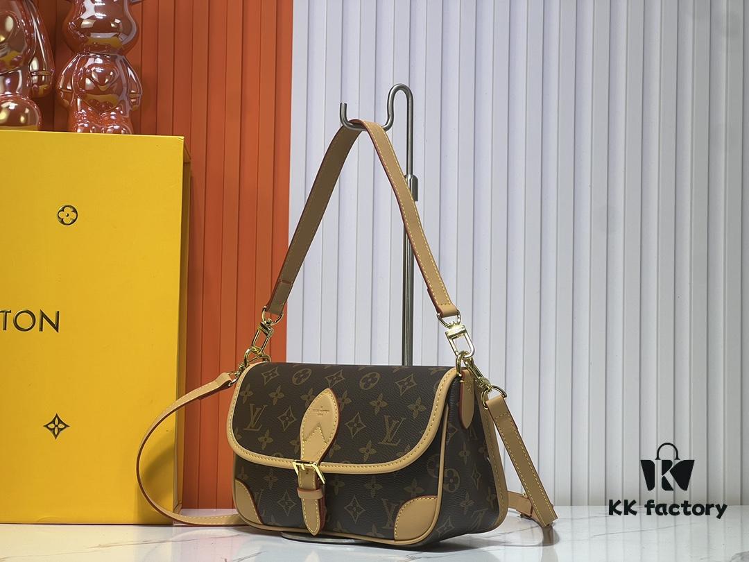 Diane Handbag M45985 Belt Reimagines 1990s Classic Design