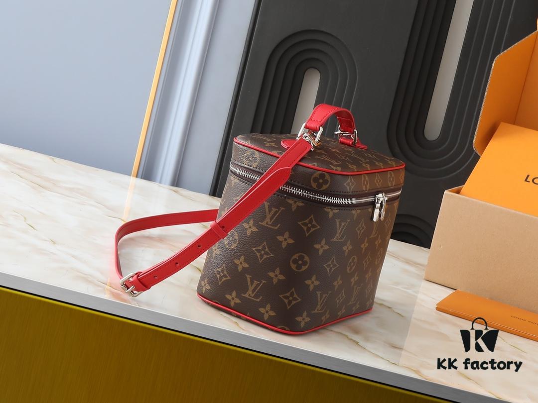 69303c77f09edb6de4c4d3d5 Upgraded Original ✨M42265 Inspired by the iconic Nice cosmetic pouch, this elegant toiletry bag is a personalized choice for carrying essential beauty items. The hidden zip pocket inside the flap keeps particularly valuable personal belongings secure.