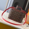 69303c79f09edb6de4c4d3d9 Upgraded Original ✨M42265 Inspired by the iconic Nice cosmetic pouch, this elegant toiletry bag is a personalized choice for carrying essential beauty items. The hidden zip pocket inside the flap keeps particularly valuable personal belongings secure.