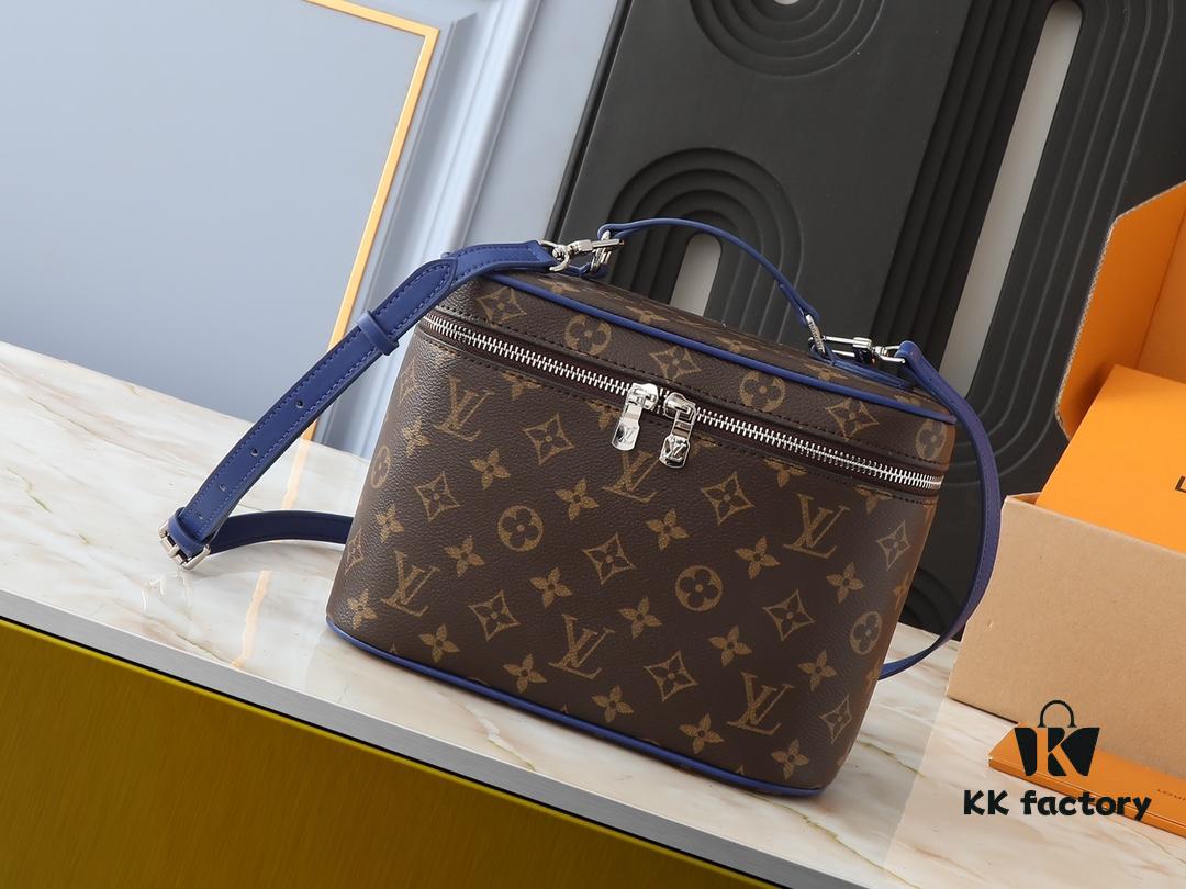 69303c7df09edb6de4c4d3db Upgraded Original ✨M42265 This style, inspired by the iconic Nice cosmetic pouch, is an elegant wash bag and a personalized choice for carrying essential beauty items. The hidden zip pocket inside the flap keeps particularly valuable personal belongings secure.