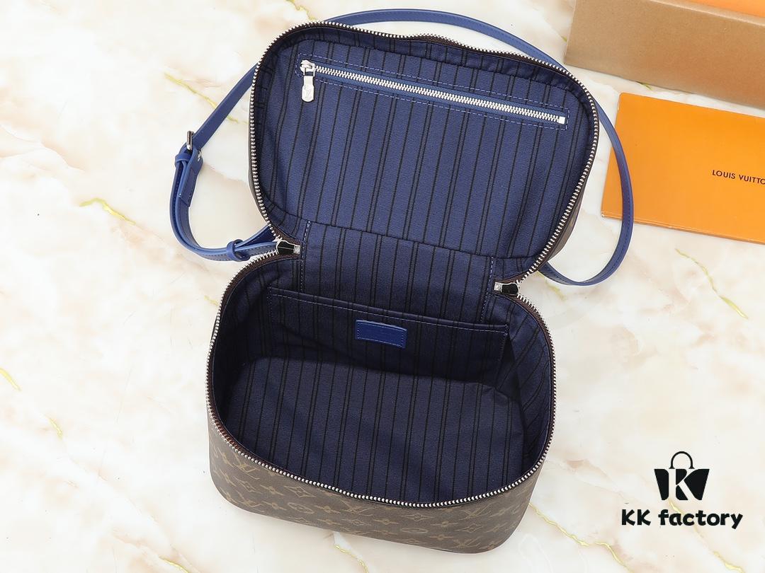 69303c7ef09edb6de4c4d3dd Upgraded Original ✨M42265 This style, inspired by the iconic Nice cosmetic pouch, is an elegant wash bag and a personalized choice for carrying essential beauty items. The hidden zip pocket inside the flap keeps particularly valuable personal belongings secure.