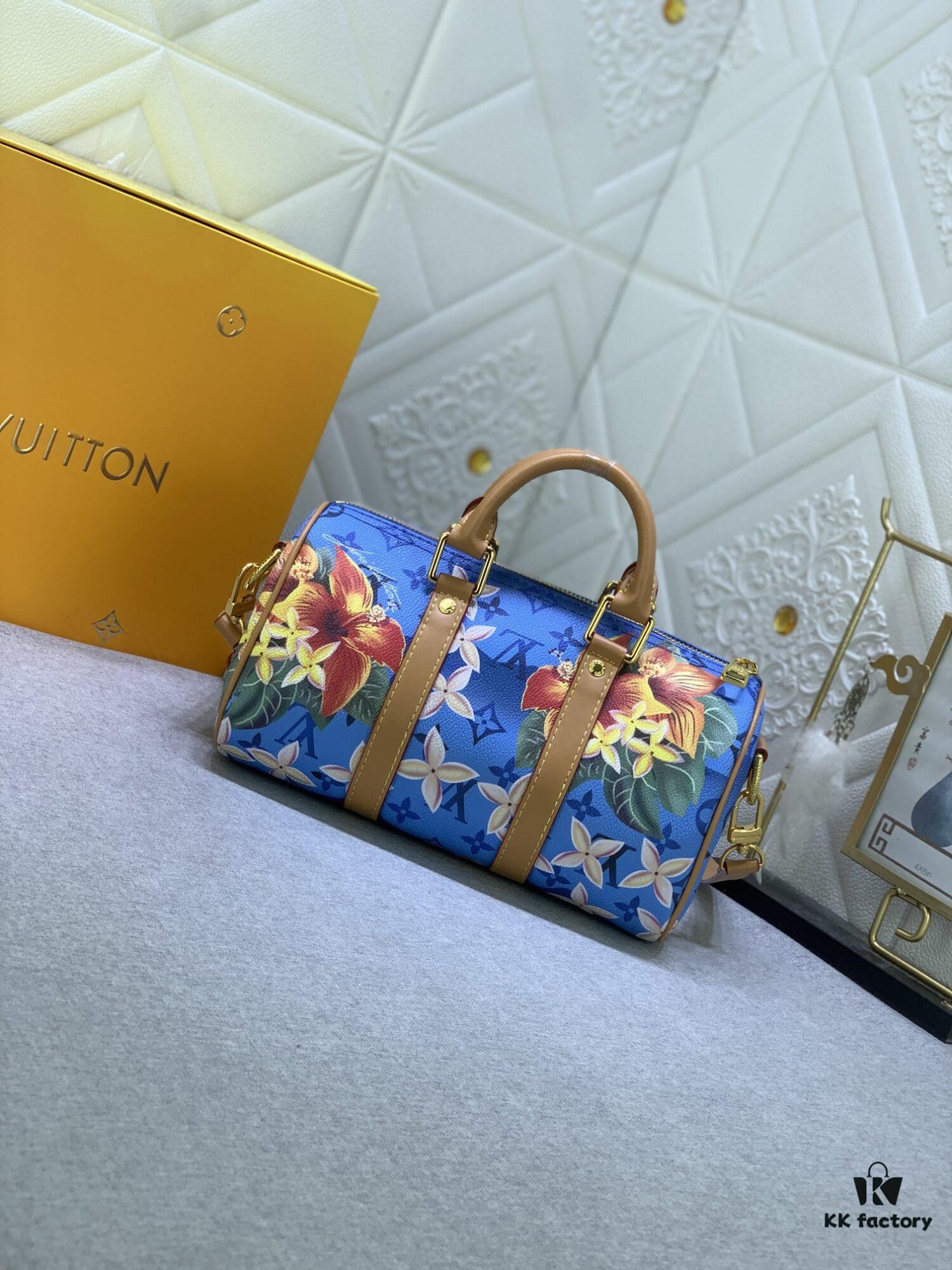 69303cbef09edb6de4c4d433 Upgraded from M11645 M46271 Gray Floral M24999 Gray Floral Colorful M25440 Blue Colorful Turquoise Collection Pillow Bag