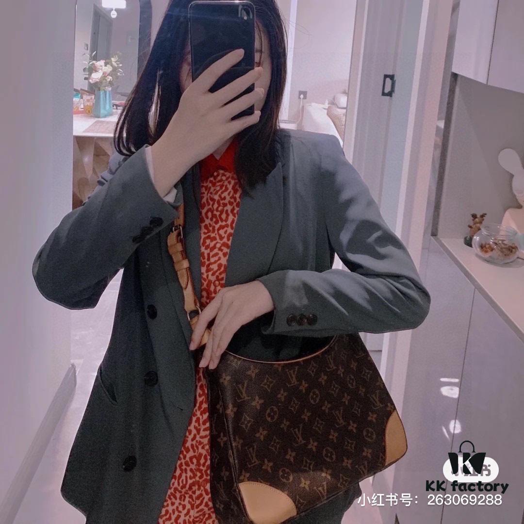 69303d72f09edb6de4c4d4fe Upgraded Quality 👍 M90918 Vintage LV Louis Vuitton Rare Horn Bag, Retro Style, Three-Dimensional Shape, Casual and Elegant, Fits Various Outfits