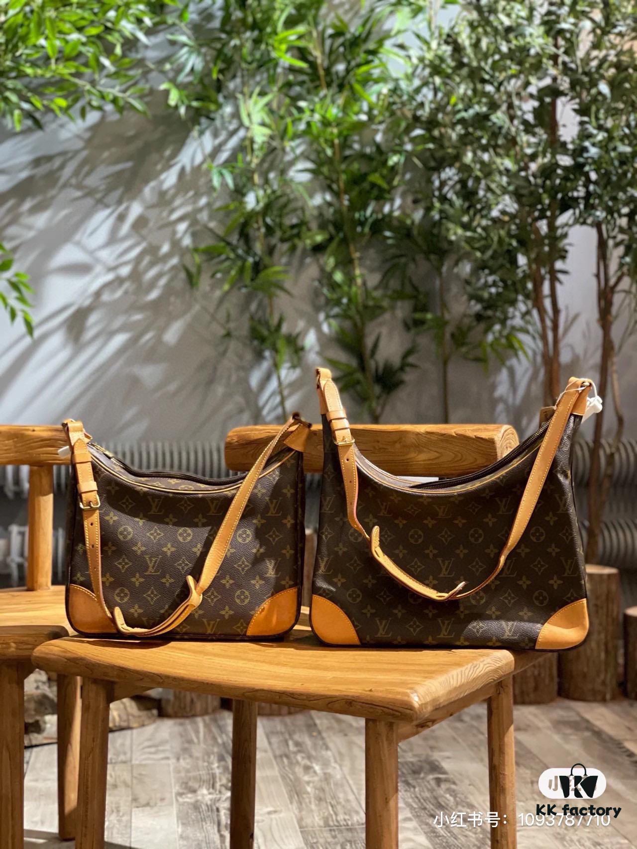 69303d7ff09edb6de4c4d50e Authentic Upgraded Quality M90918 Large Vintage LV Louis Vuitton Rare Horn Bag