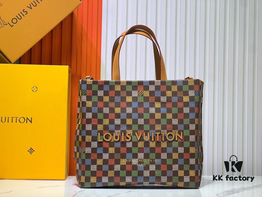 69303d94f09edb6de4c4d52a Medium Shopper Bag M24457