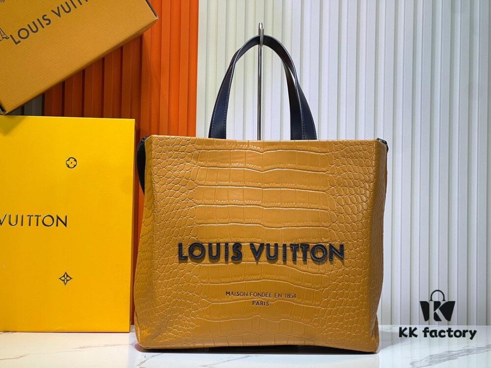 69303d9ff09edb6de4c4d538 Medium Shopper Bag M24457