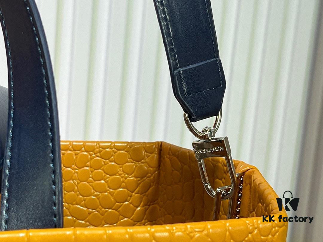 Medium Shopper Bag M24457
