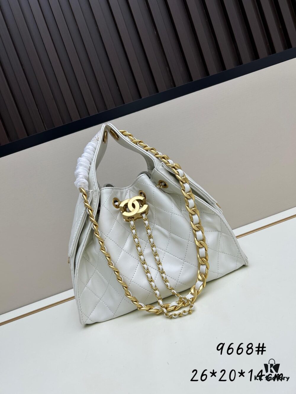 69303e03f09edb6de4c4d5bc New Chanel 25 Handbag