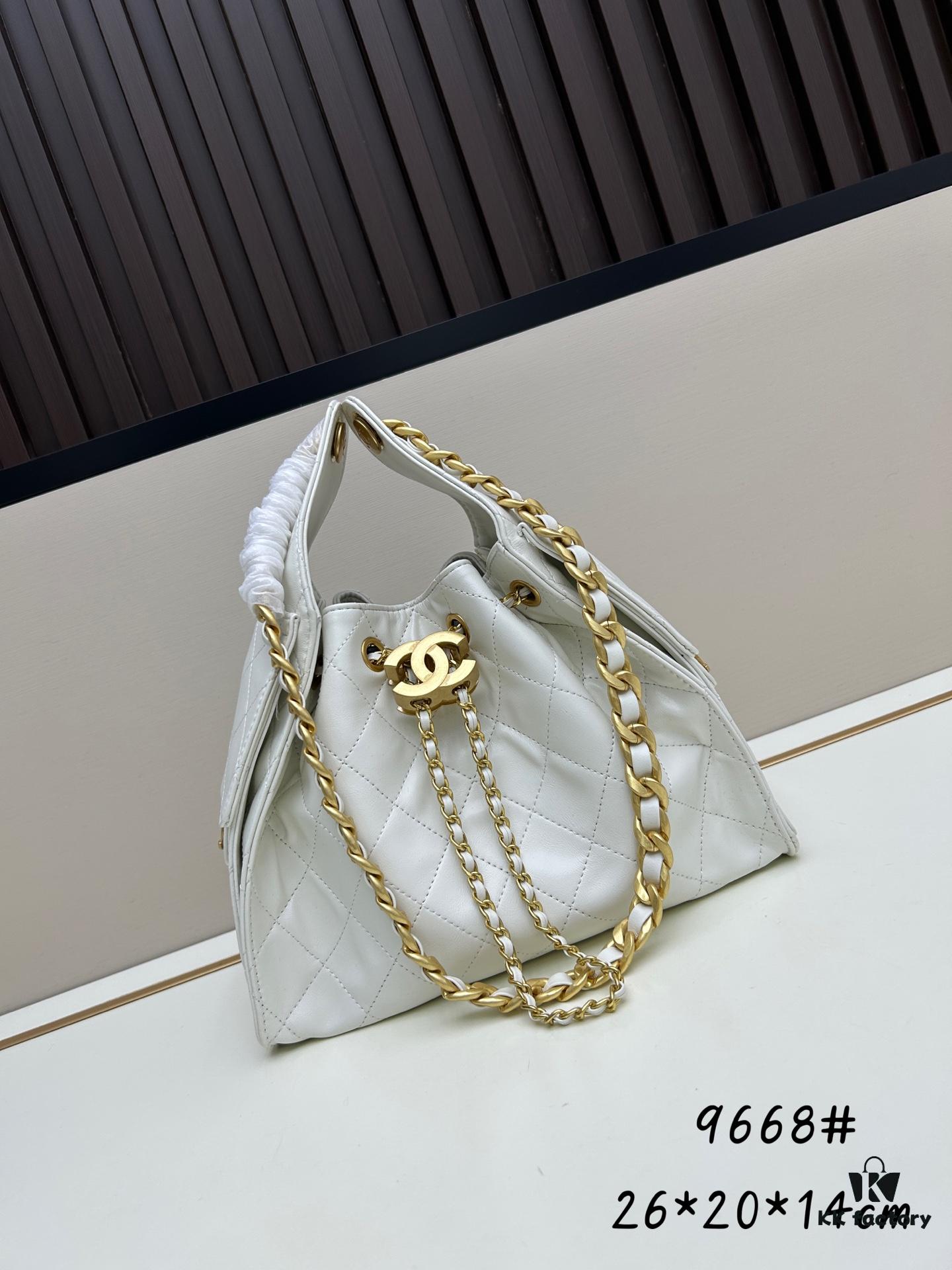 69303e03f09edb6de4c4d5bc New Chanel 25 Handbag
