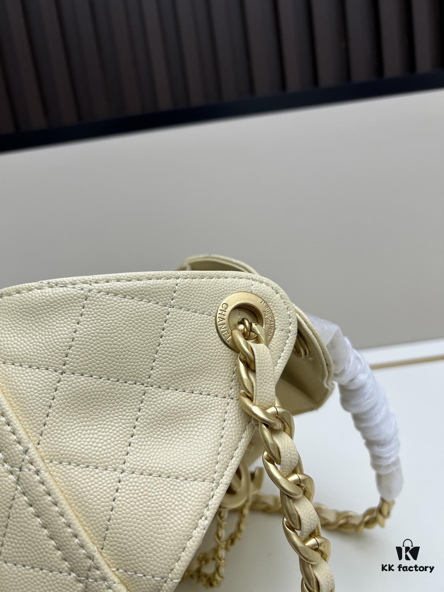 69303e0ff09edb6de4c4d5c8 New Chanel 25 Handbag