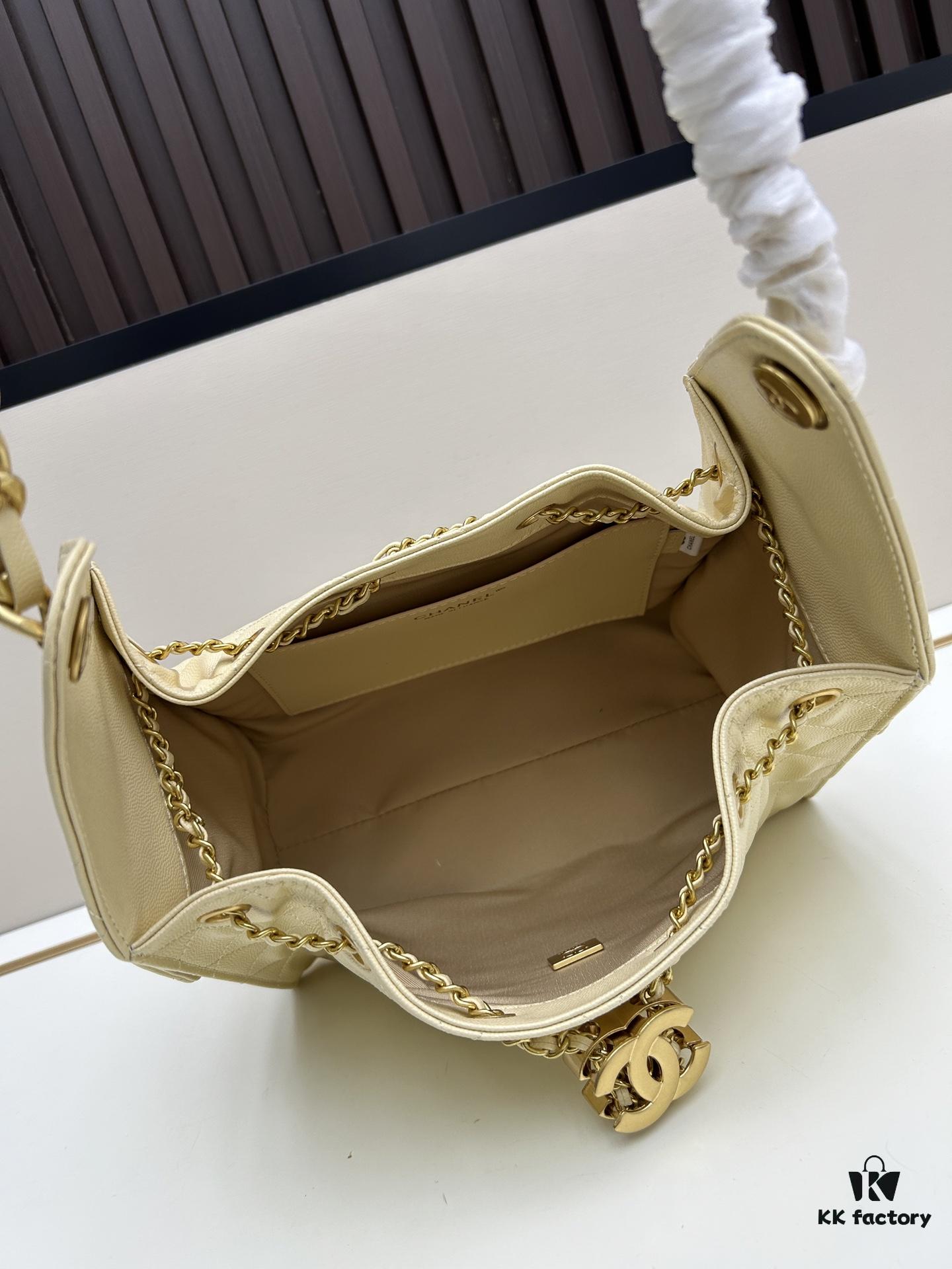 69303e11f09edb6de4c4d5c9 New Chanel 25 Handbag