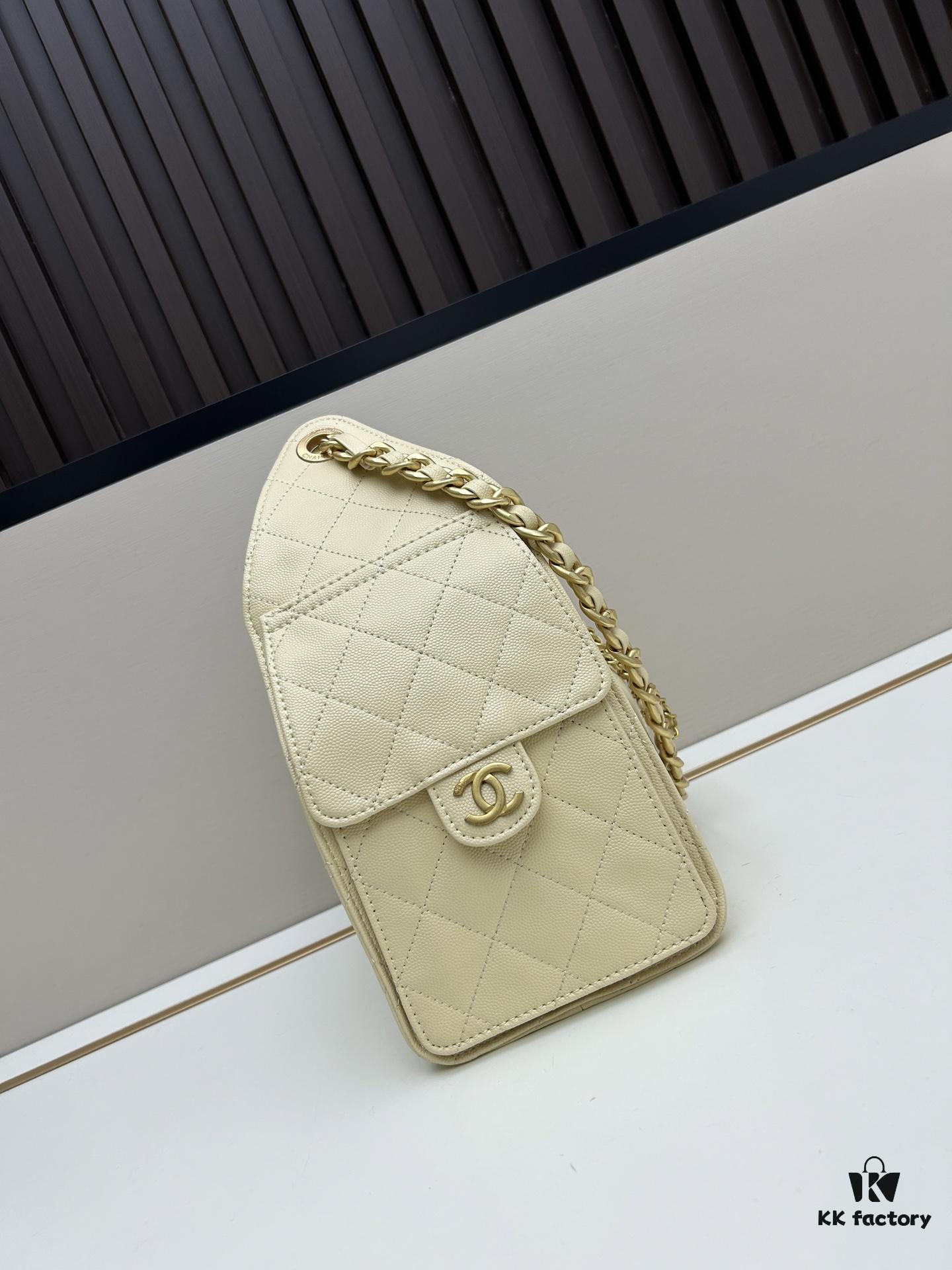 69303e13f09edb6de4c4d5cb New Chanel 25 Handbag
