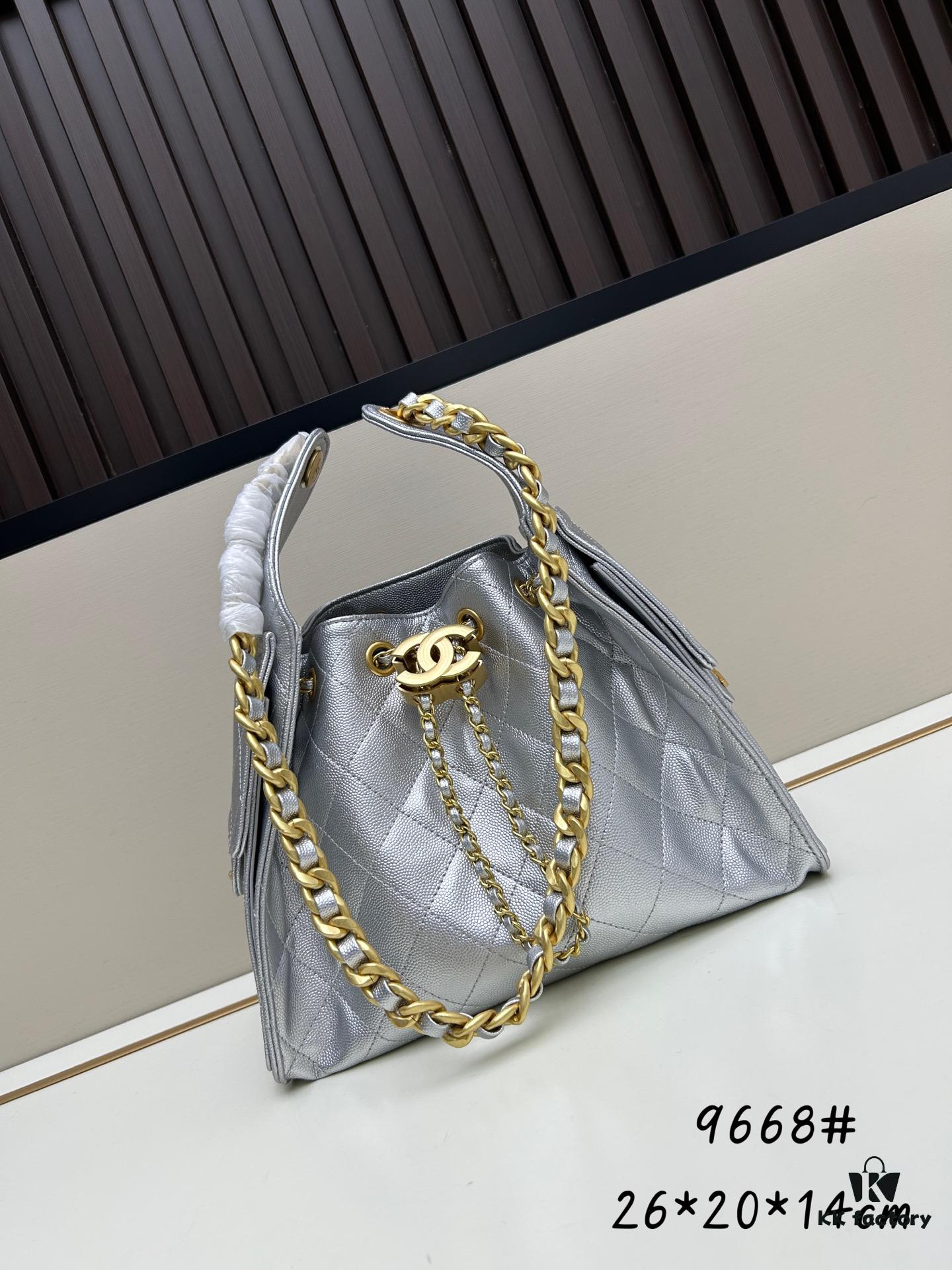 69303e13f09edb6de4c4d5cc New Chanel 25 Handbag