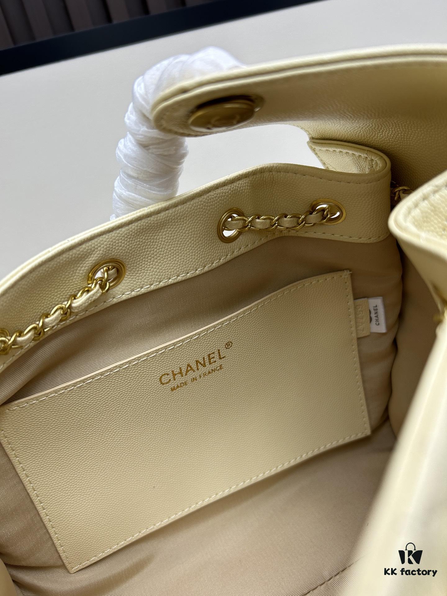 69303e14f09edb6de4c4d5ce New Chanel 25 Handbag